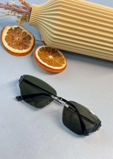 Miu Miu Cam Detaylı Güneş Gözlüğü - Yeşil