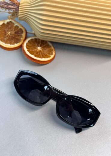 Miu Miu Degrade Cam Güneş Gözlüğü - Keskin Siyah