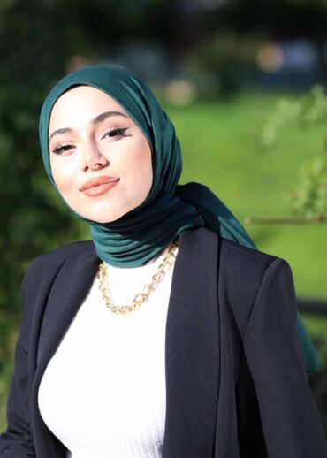 Tesettür Penye Şal Hijap Modeli - Zümrüt